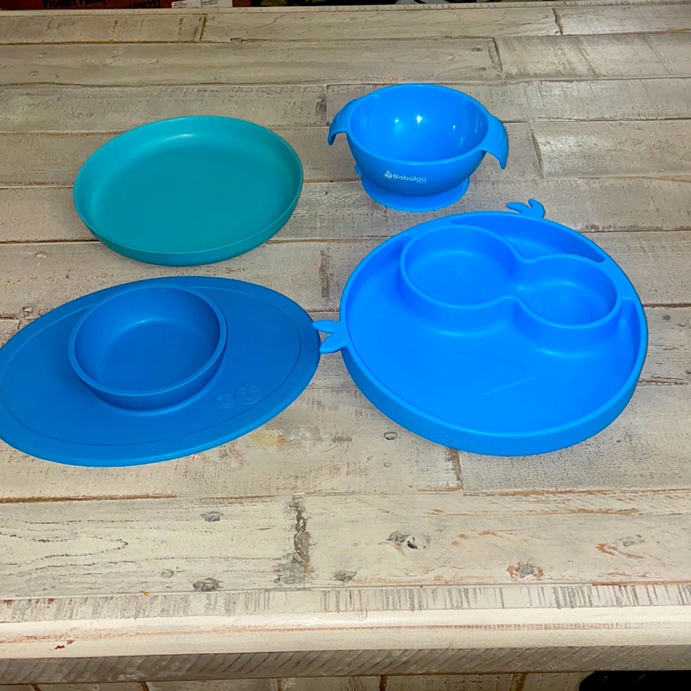 Set of infant/toddler dishes